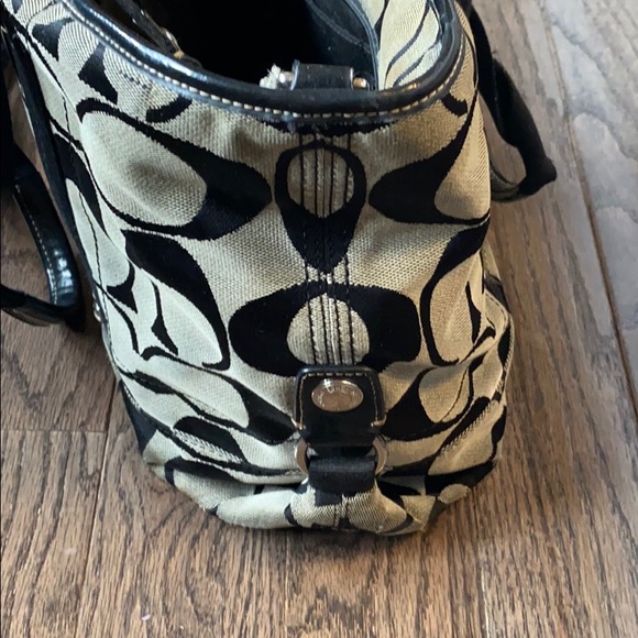 Authentic coach bag. - Picture 7 of 10